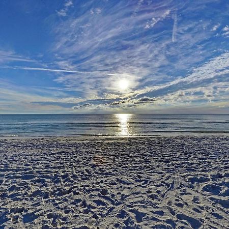 Anna Maria Island Runaway Tropical Dream-One Minute Walk To The Beach-Heated Pool Bradenton Beach Extérieur photo