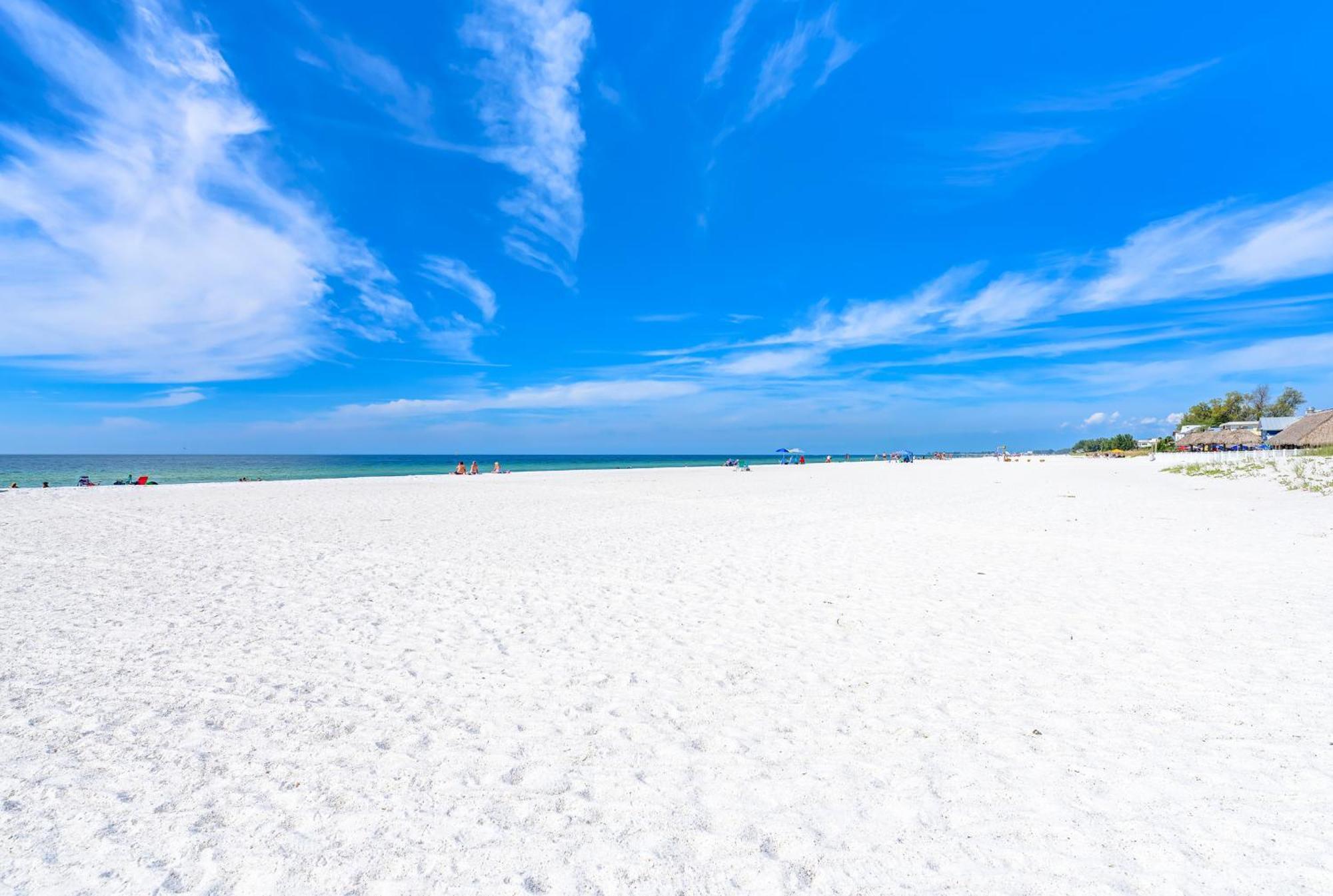 Anna Maria Island Runaway Tropical Dream-One Minute Walk To The Beach-Heated Pool Bradenton Beach Extérieur photo