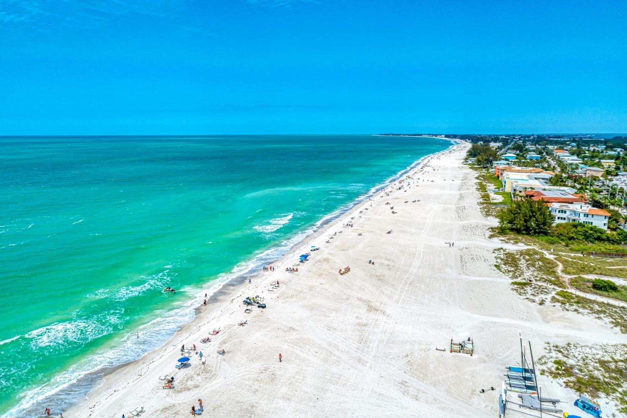 Anna Maria Island Runaway Tropical Dream-One Minute Walk To The Beach-Heated Pool Bradenton Beach Extérieur photo