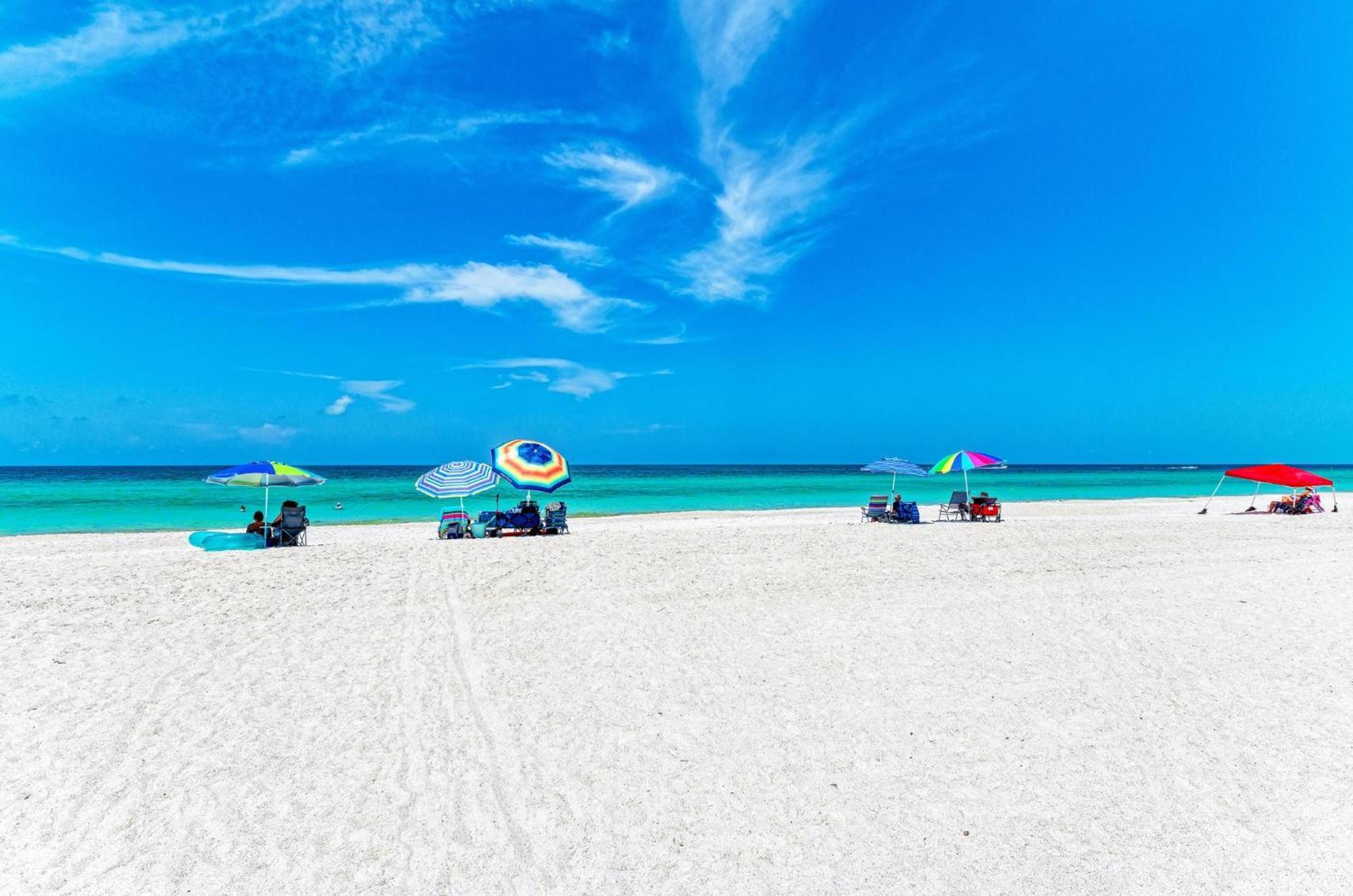 Anna Maria Island Runaway Tropical Dream-One Minute Walk To The Beach-Heated Pool Bradenton Beach Extérieur photo