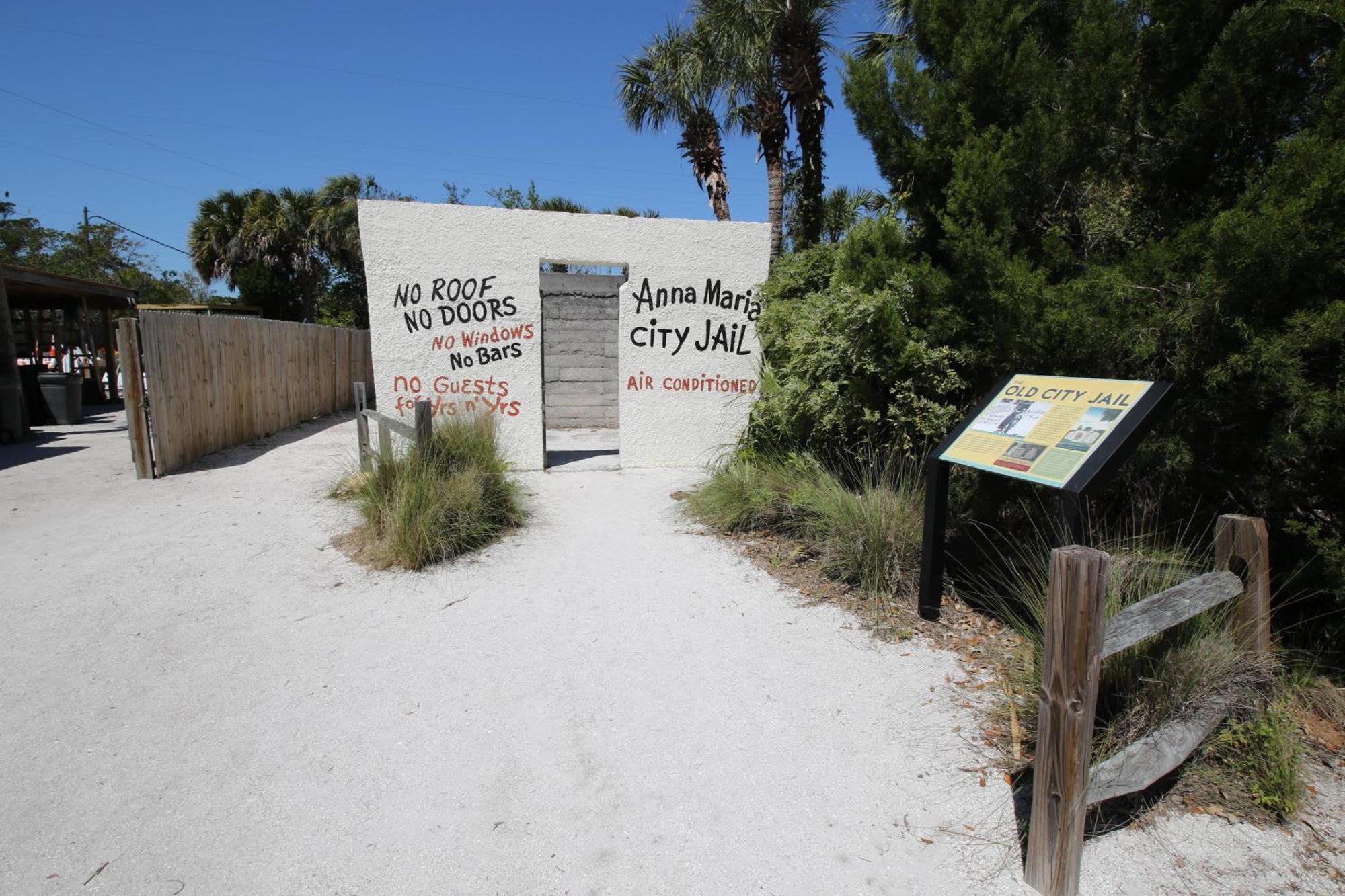Anna Maria Island Runaway Tropical Dream-One Minute Walk To The Beach-Heated Pool Bradenton Beach Extérieur photo