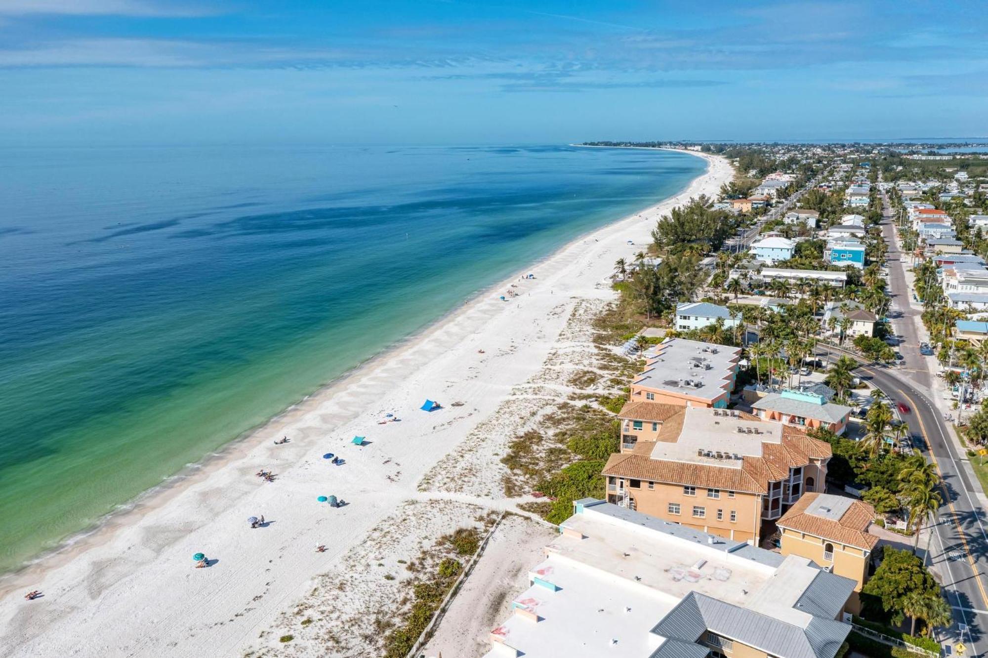 Anna Maria Island Runaway Tropical Dream-One Minute Walk To The Beach-Heated Pool Bradenton Beach Extérieur photo