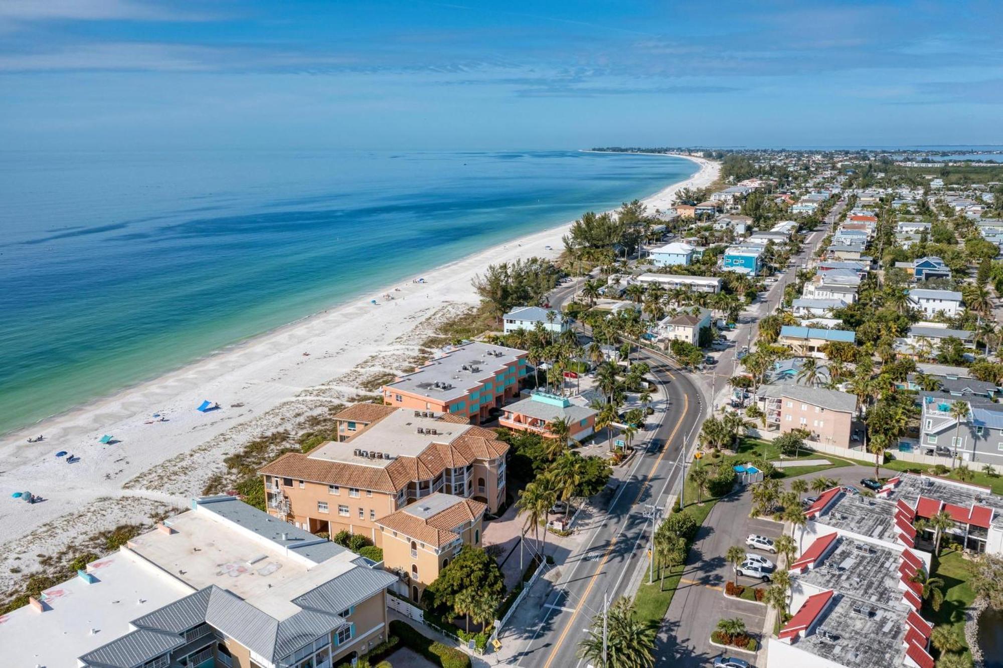 Anna Maria Island Runaway Tropical Dream-One Minute Walk To The Beach-Heated Pool Bradenton Beach Extérieur photo