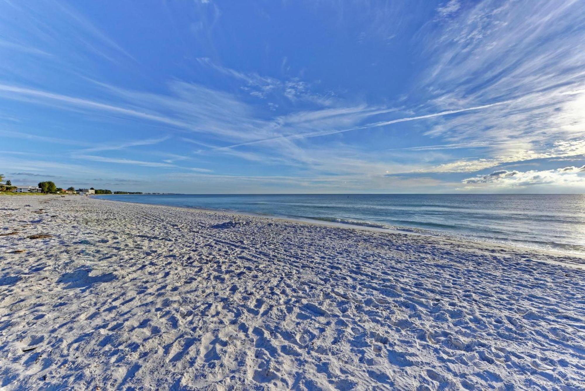 Anna Maria Island Runaway Tropical Dream-One Minute Walk To The Beach-Heated Pool Bradenton Beach Extérieur photo